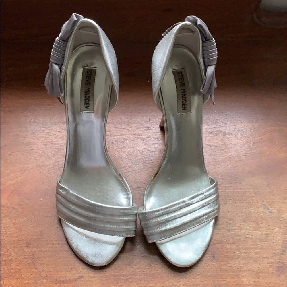 Steve Madden silver bow heels 7.5